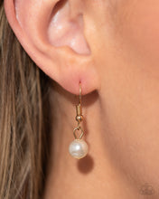 Load image into Gallery viewer, Complete Look Gold and Pearl