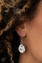 Load image into Gallery viewer, Paparazzi Accessories-Show-Stopping Shimmer - White