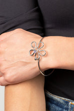 Load image into Gallery viewer, Paparazzi Accessories-Floral Innovation - Purple

