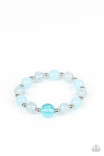 Load image into Gallery viewer, Starlet Shimmer Bracelet Glassy centerpiece
